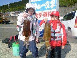 工場裏の波止 ヤエンでアオリイカ〜1.4kg