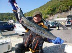 沖一文字でのショアジギング★サワラ80cm★