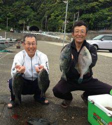 沖の赤島グレにラケットにアイゴも釣りました！