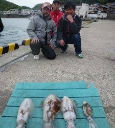 神谷一文字、ウキ釣り＆エギングでアオリGET！