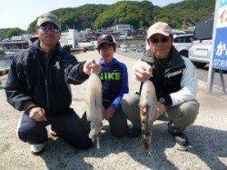 27日　工場裏でのヤエンでアオリイカの釣果