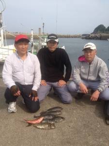 カナトコでオキアミフカセ、アイゴにグレに他…