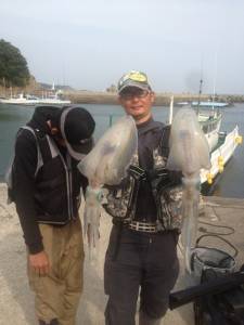 オオジマでのヤエン釣り、良型アオリイカゲッ…