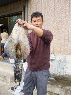 湯浅の磯のヤエン釣り、2キロアップにキロアップ ↑↑