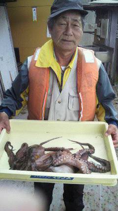 沖一文字でタコ釣り、2杯で2kgのタコをＧ…