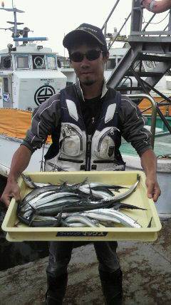 岸和田一文字　ウキ釣りでサヨリ40匹の釣果…