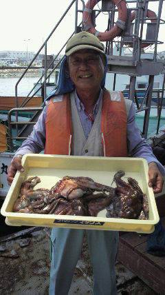 沖一文字タコ 5杯で3キロの釣果☆