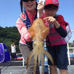 シモツピアーランド　エギングでアオリイカ920g！他ウマヅラハギなど☆