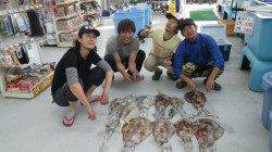 すさみ地磯で皆様でエギング〜2.5kg頭に13匹♪〜