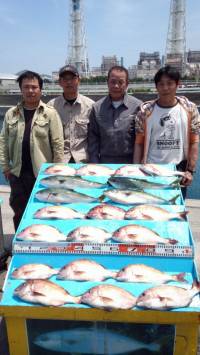 【17日マリーナシティ海洋釣り堀】ハマチにマダイ！！