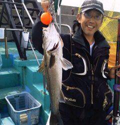 沖の一文字で55cmまでのハネをウキ釣りでキャッチ！