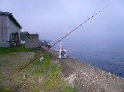 大石　雨中の投げ釣りでキス〜22cm2匹