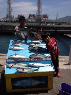 お子さんも楽しめるマリーナシティ海洋釣り堀…