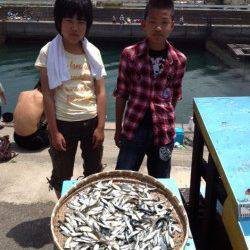 マリーナシティ海釣り公園　サビキで豆アジ＆イワシ500尾〜☆