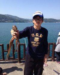 胴突きでタコが釣れました！マリーナシティでファミリーフィッシング