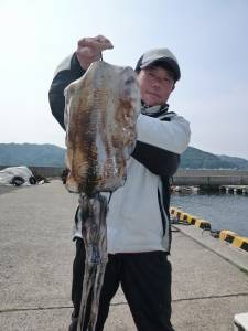 神谷一文字 夜通し便でヤエンのアオリ楽しめる