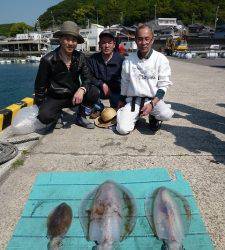 神谷で夜通しヤエン釣り！アオリイカ2.5kgを頭に4ハイ