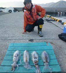 沖一文字内向きでの夜通しウキ釣り、アオリ釣果
