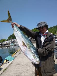 飲ませで大物★★ブリ95cm！★★