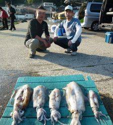 神谷一文字　ヤエンでアオリイカ〜2.2kg