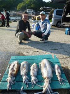 神谷一文字　ヤエンでアオリイカ〜2.2kg…