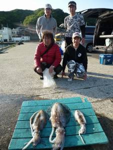 神谷一文字　ヤエンでアオリイカ〜2.2kg