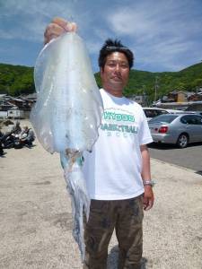 工場裏では、エギングとヤエンでの釣果あります！