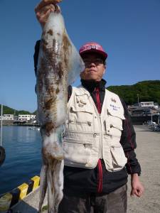 少年ヤエン師がキロアップ！工場裏アオリ釣果