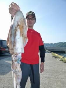 神谷一文字　ヤエンでアオリイカ〜1.7kg…