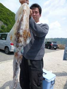 神谷一文字　ヤエンでアオリイカ〜2.6kg…