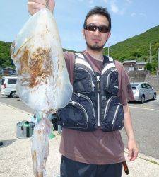 神谷一文字　ヤエンでアオリイカ〜2.6kgの釣果