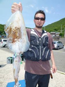 神谷一文字　ヤエンでアオリイカ〜2.6kgの釣果