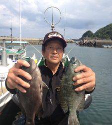 萩尾の磯　フカセでグレ〜36cm8尾　底物釣りでコロダイ64cm