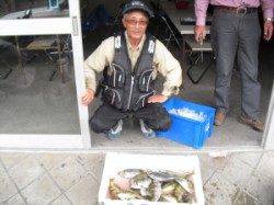 フカセでアイゴ大漁です♪　カノクビ磯