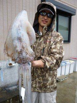 ハリス1号で2.98ｋｇ☆　湯浅の磯でのヤエン釣り