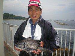 シラサの探り釣りで魚種多様に釣れました