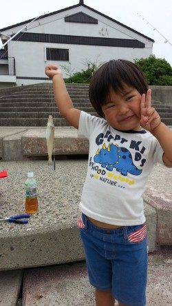 室津港　投げ釣りでキス14匹＆ベラ2匹　3歳のお子さんも楽しめました☆