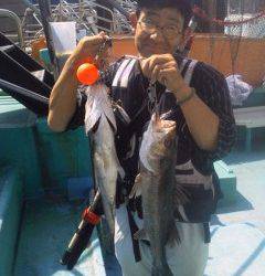 8日、沖の一文字・旧の赤灯台でのウキ釣りハネ釣果情報