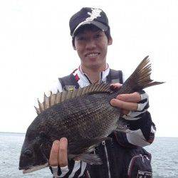 淀川河口　2枚潮がひどい中でも、フカセでチヌ〜47cm3匹