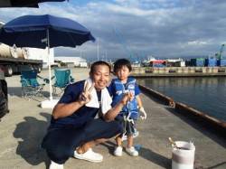 なぎさ公園で豆アジ1時間で40匹♪