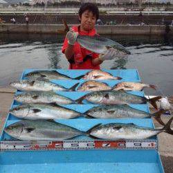 マリーナシティ海洋釣り堀　今日は青物絶好調