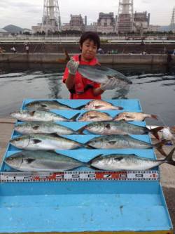 マリーナシティ海洋釣り堀　今日は青物絶好調…