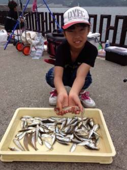 マリーナシティ海釣り公園　投げ＆サビキでキ…