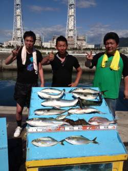 マリーナシティ海洋釣り堀　シマアジ・メジロ…