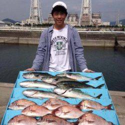 マリーナシティ海洋釣り堀　ハマチ＆マダイ好調です☆