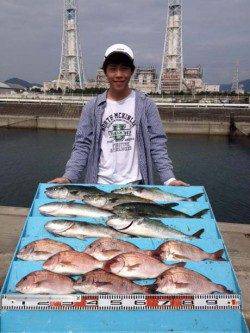 マリーナシティ海洋釣り堀　ハマチ＆マダイ好調です☆