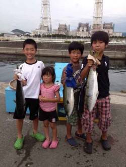 マリーナシティ海洋釣り堀　ファミリーで大物…