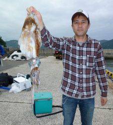 夜通し、沖一文字内向きでヤエン釣り、アオリ1kgの釣果