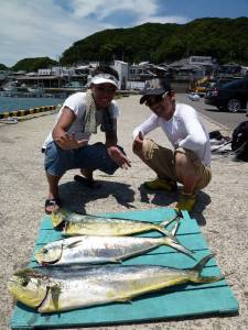 沖一文字、ルアーでシイラ メーターover！