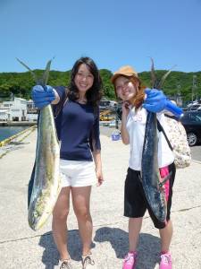 釣りガールものませでシイラＧＥＴ！